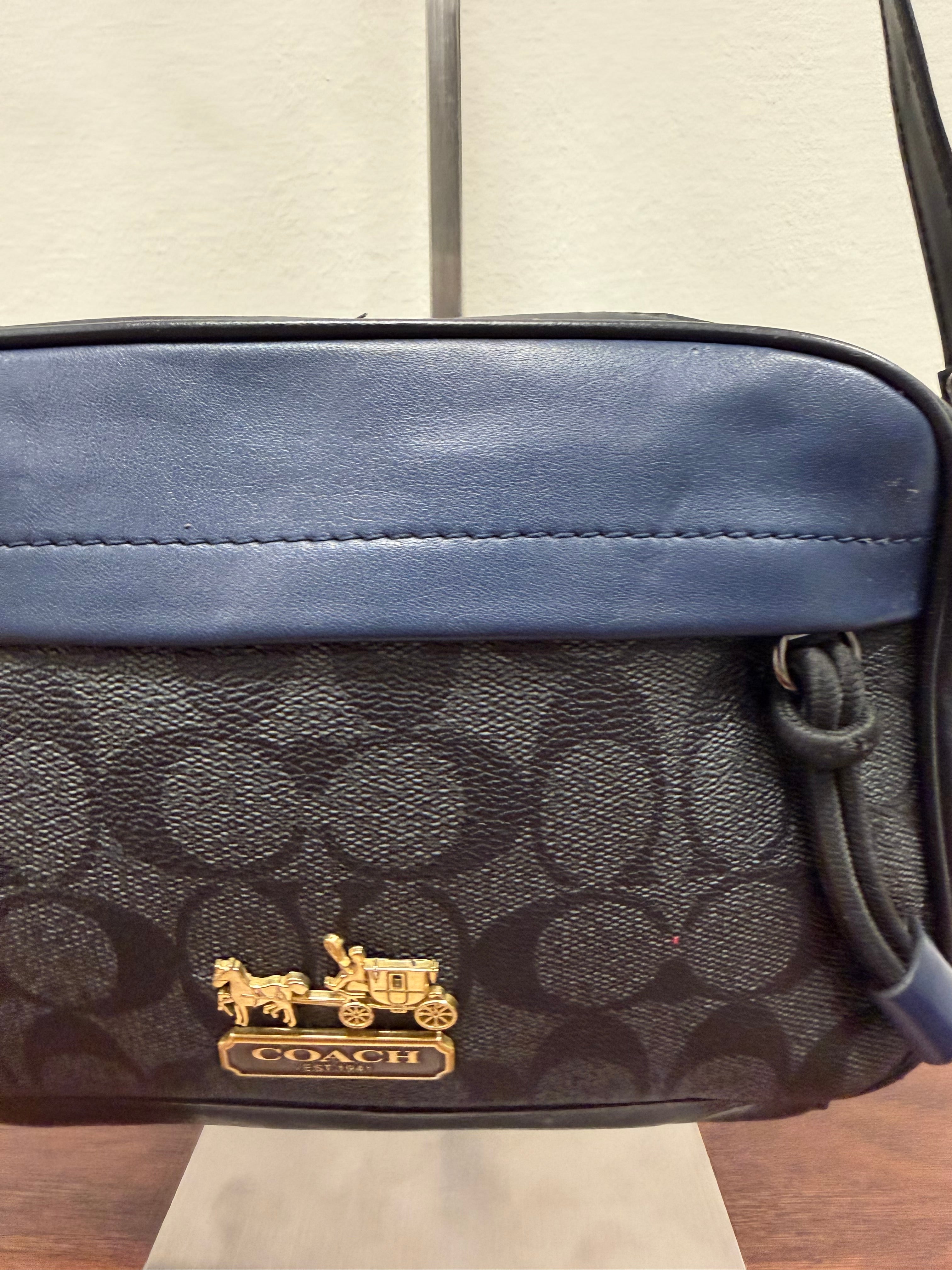 Coach Vintage signature crossbody bag