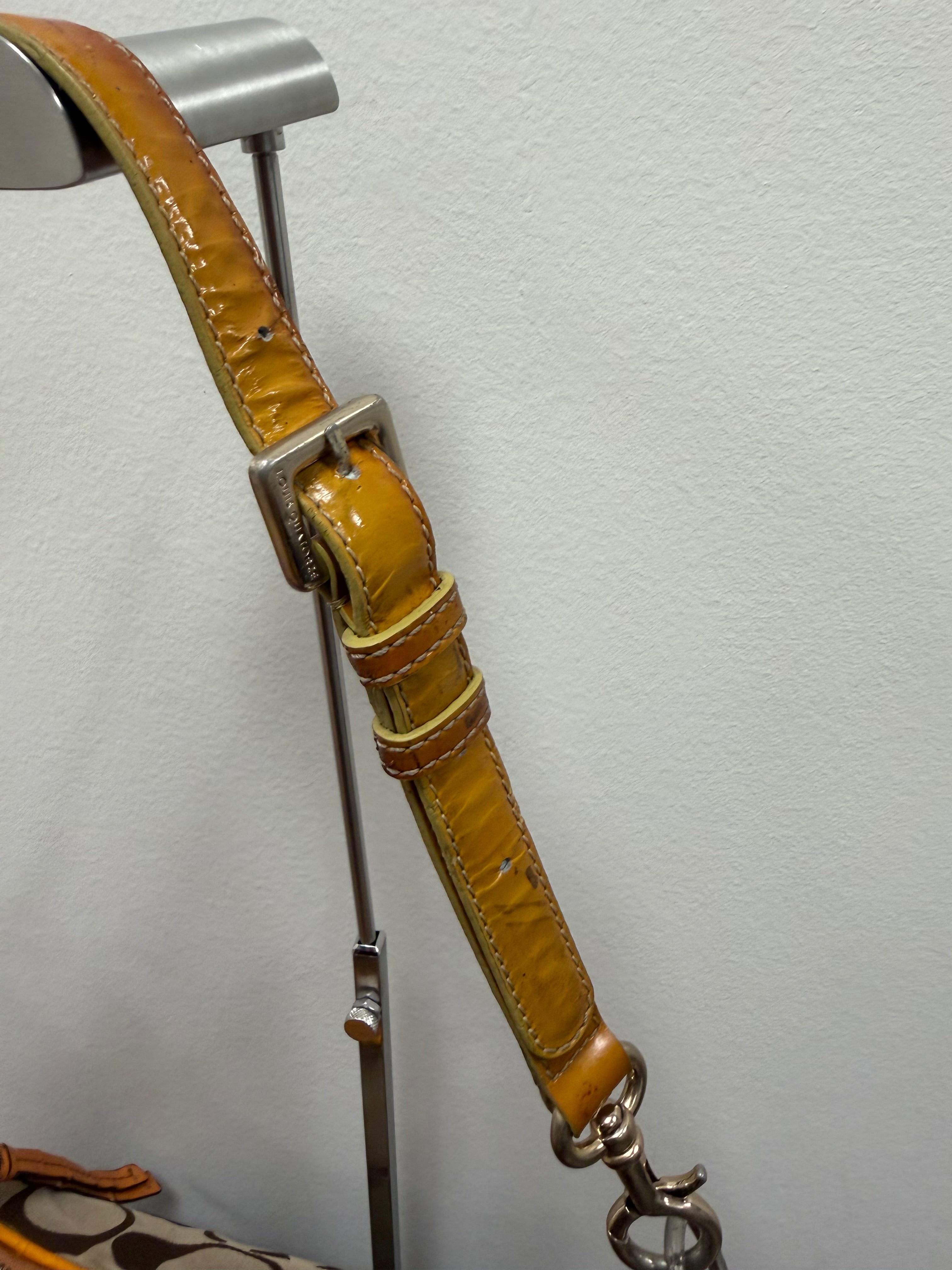 Coach Vintage signature hobo shoulder bag